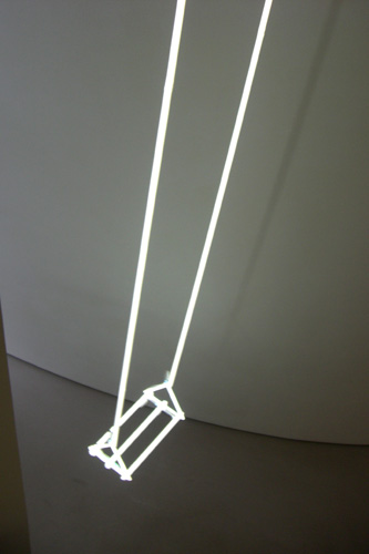 Balançoire en néon SU-MEI TSE